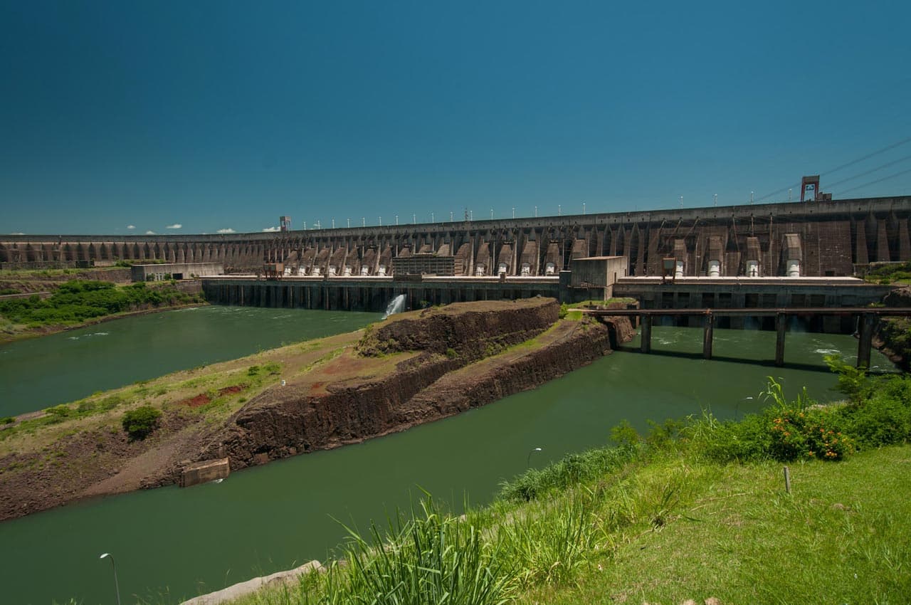 Itaipu + Três Fronteiras — saída do Hotel das Cataratas
